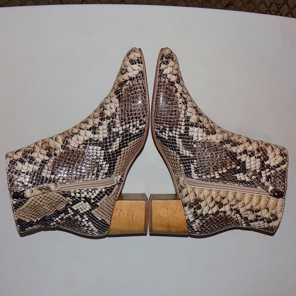 M4D3 Python embossed leather boots Brazil US 7M